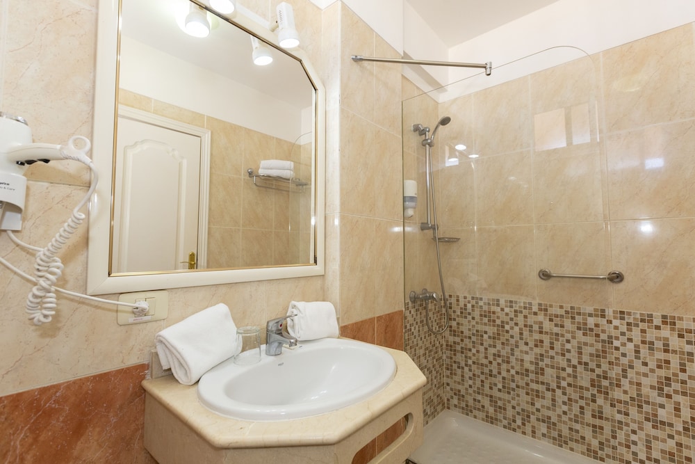 Villa De Adeje Beach 50/50