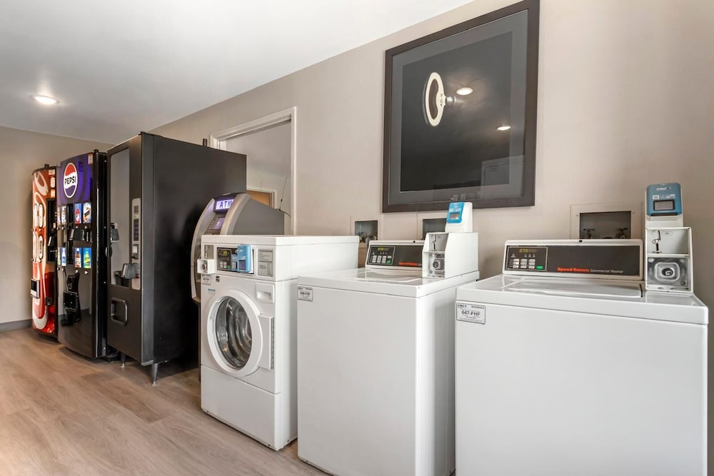 MainStay Suites Little Rock West Near Medical Centers 52/57