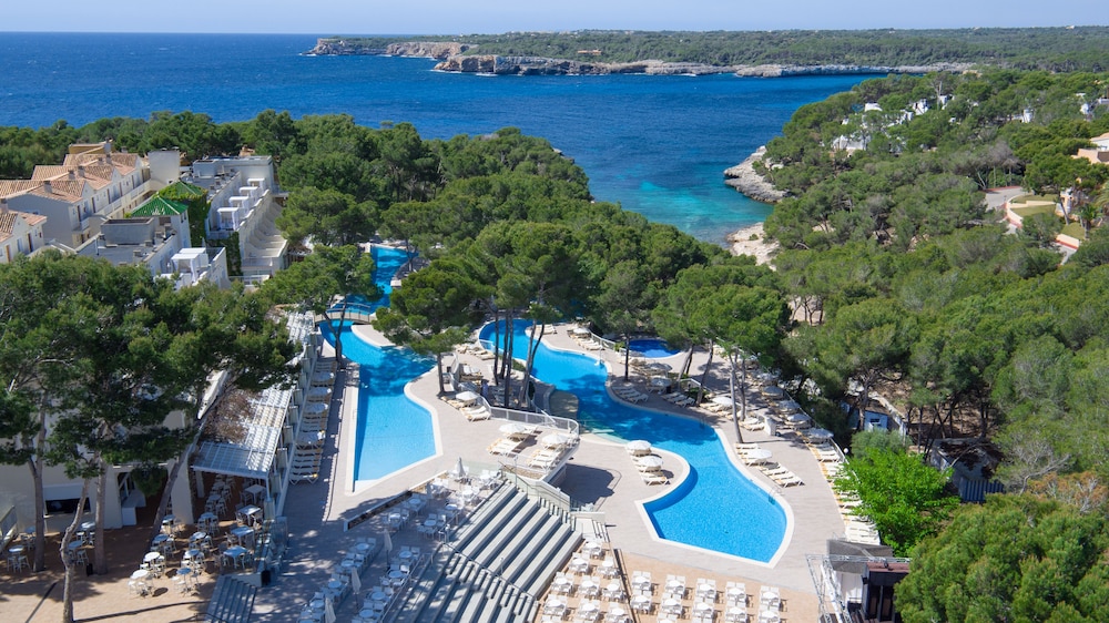 Iberostar Waves Club Cala Barca 48/50