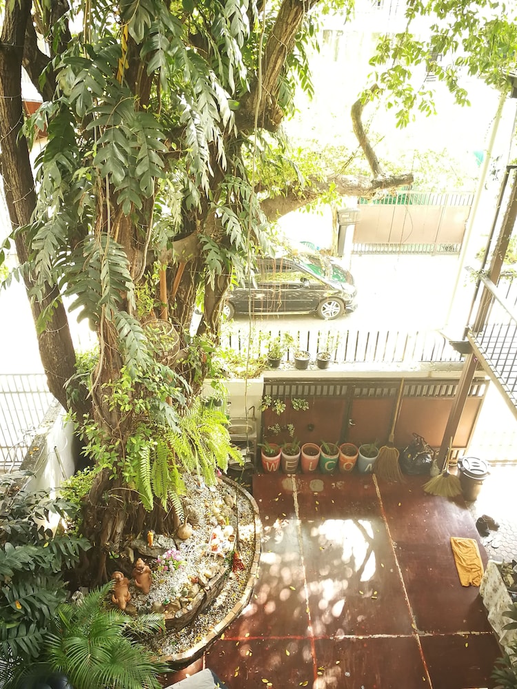 Hostel 16 67/72
