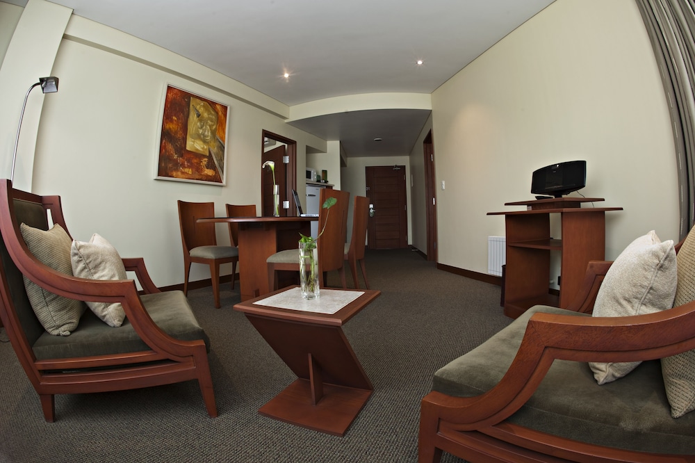 Suites Camino Real 47/73