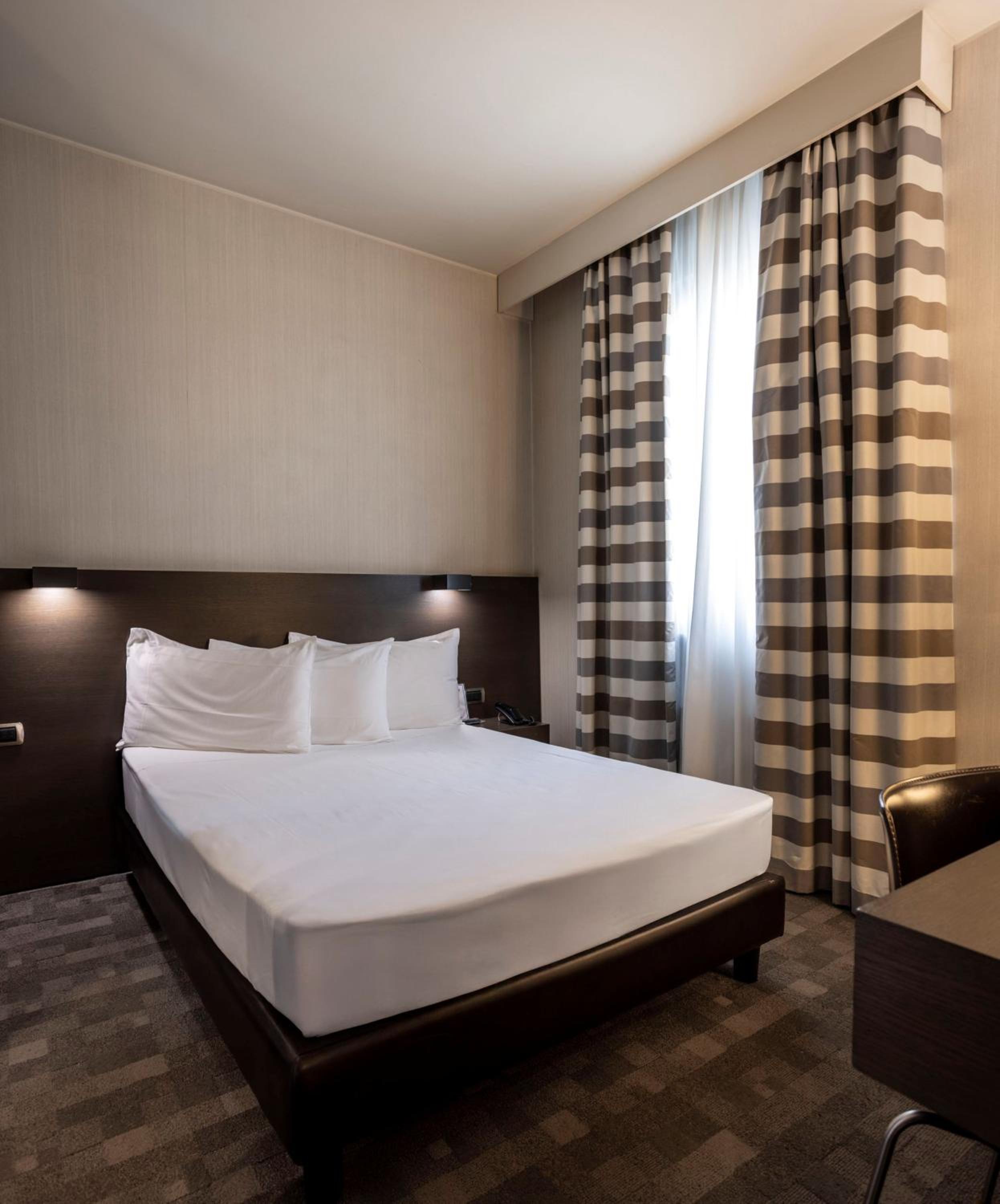 Room, Single, French Bed