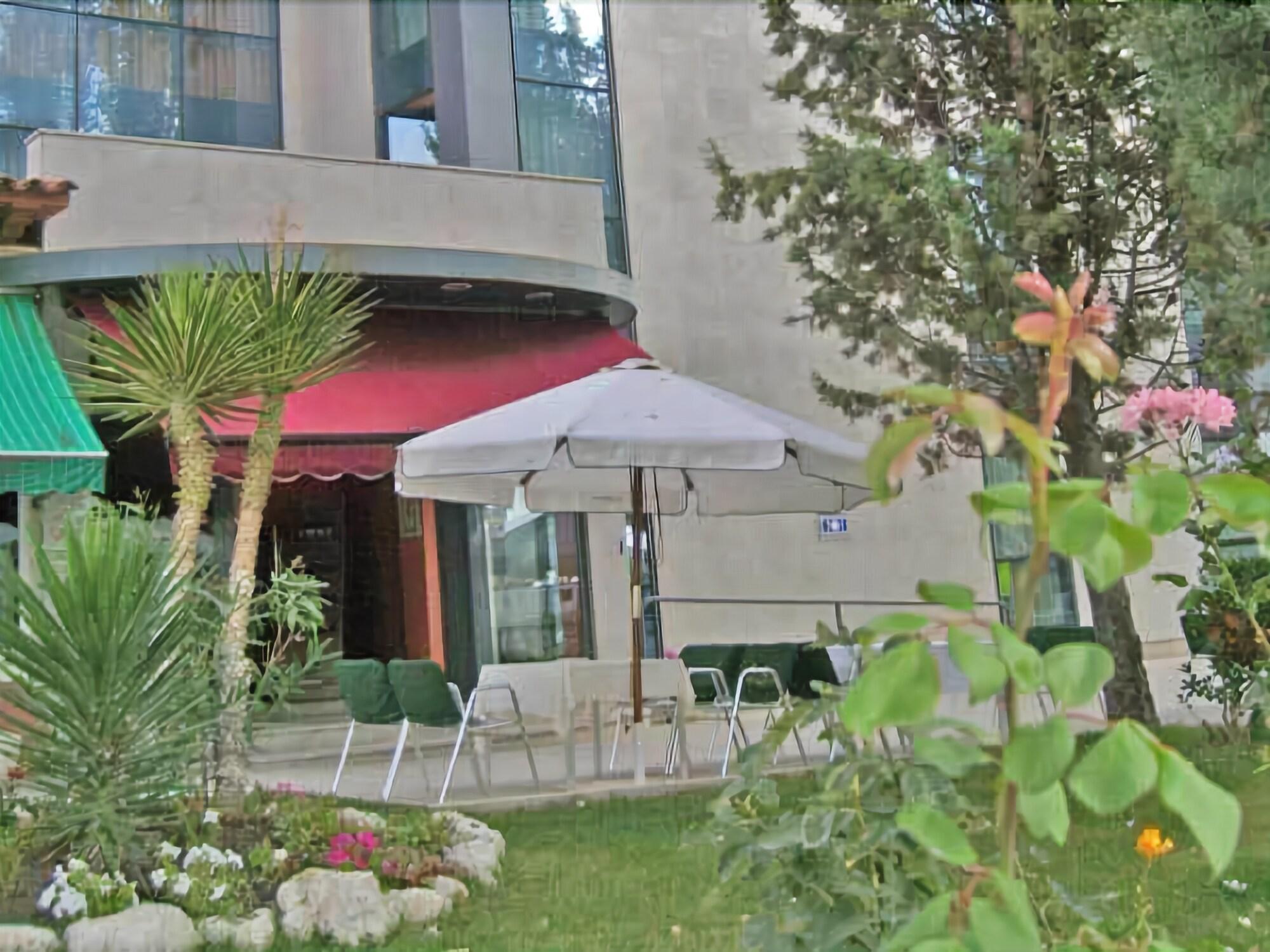 Hotel Escuela San Cristobal 4/23