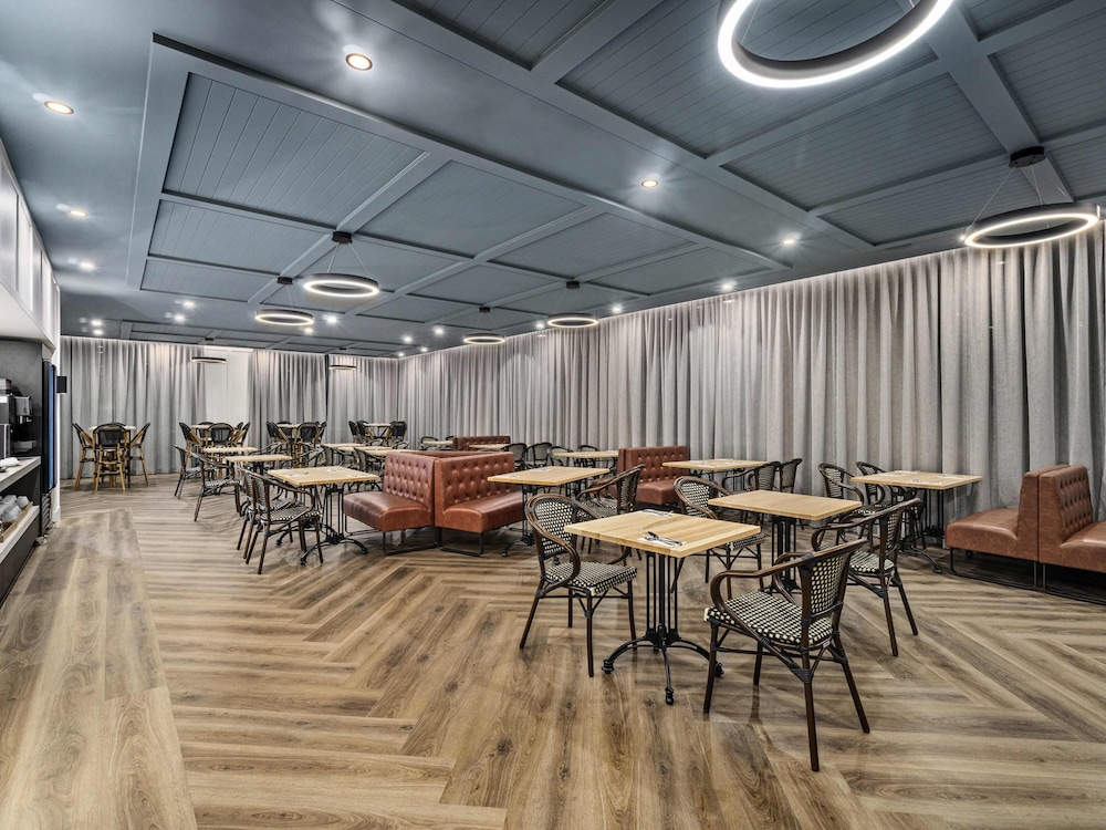 Mercure Pakenham 19/38