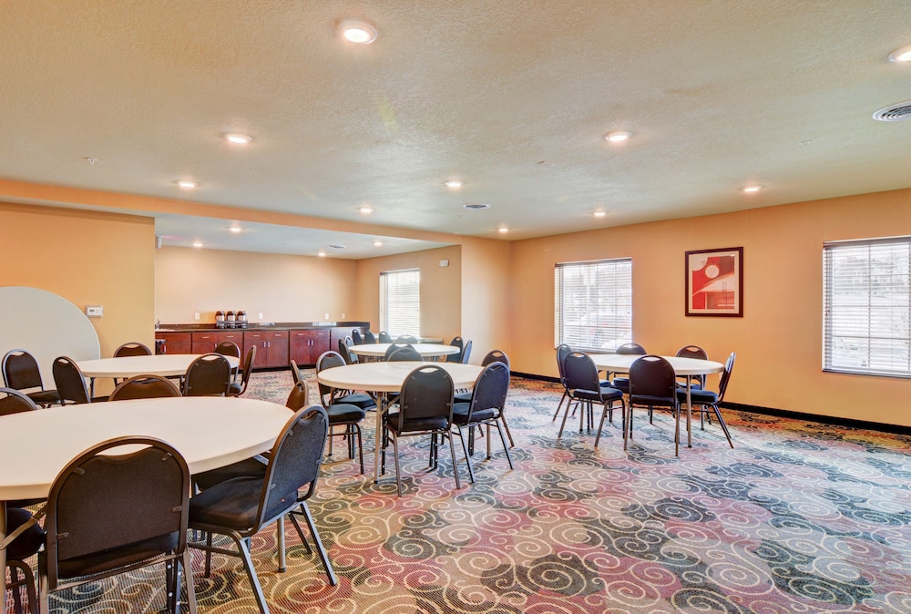 Cobblestone Inn Amp Suites Big Lake Tx 65/80