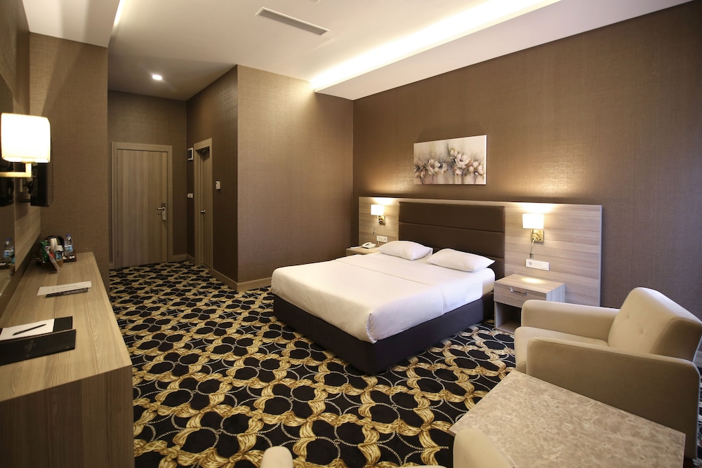 Hotel Excellence Inn 17/35