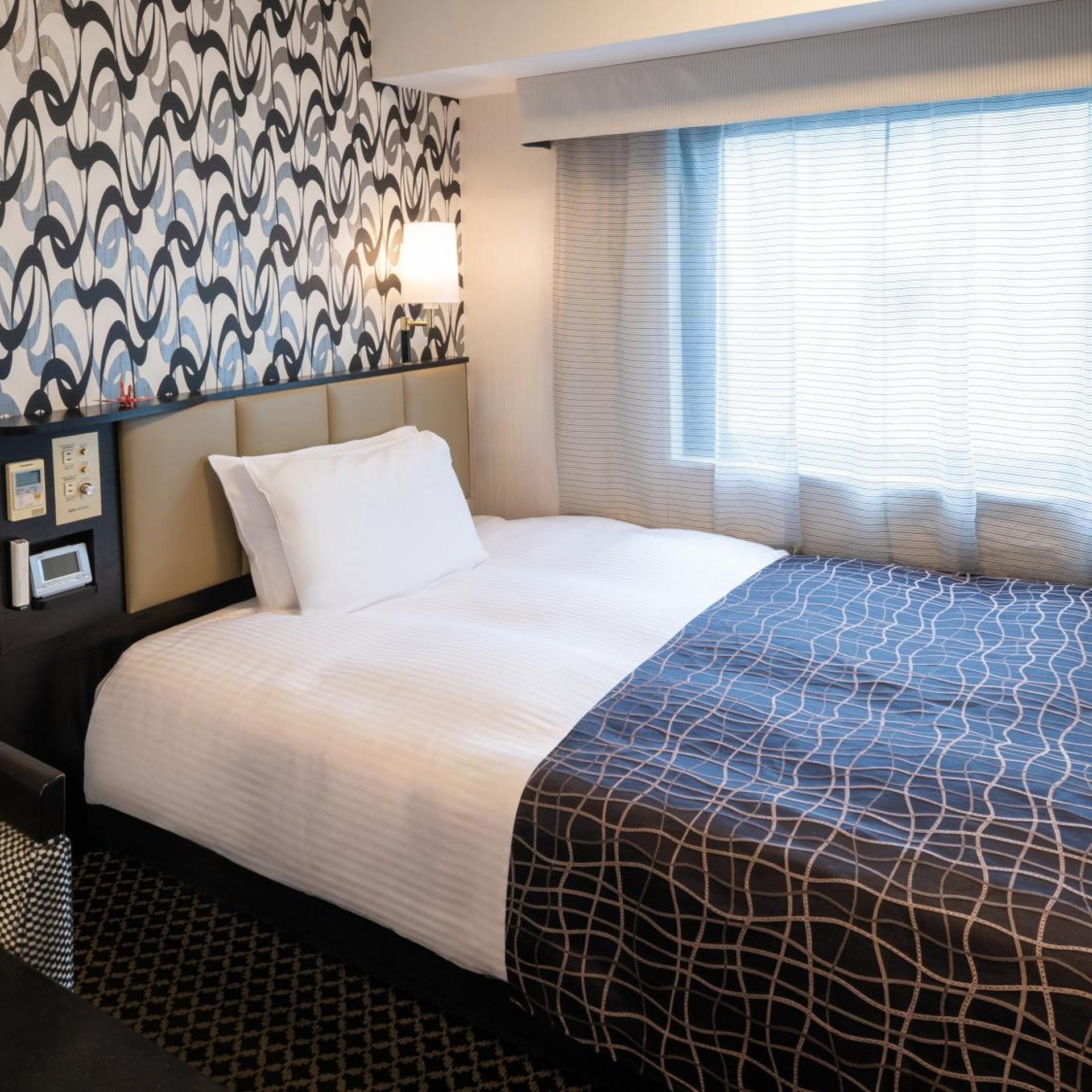 Room, Single