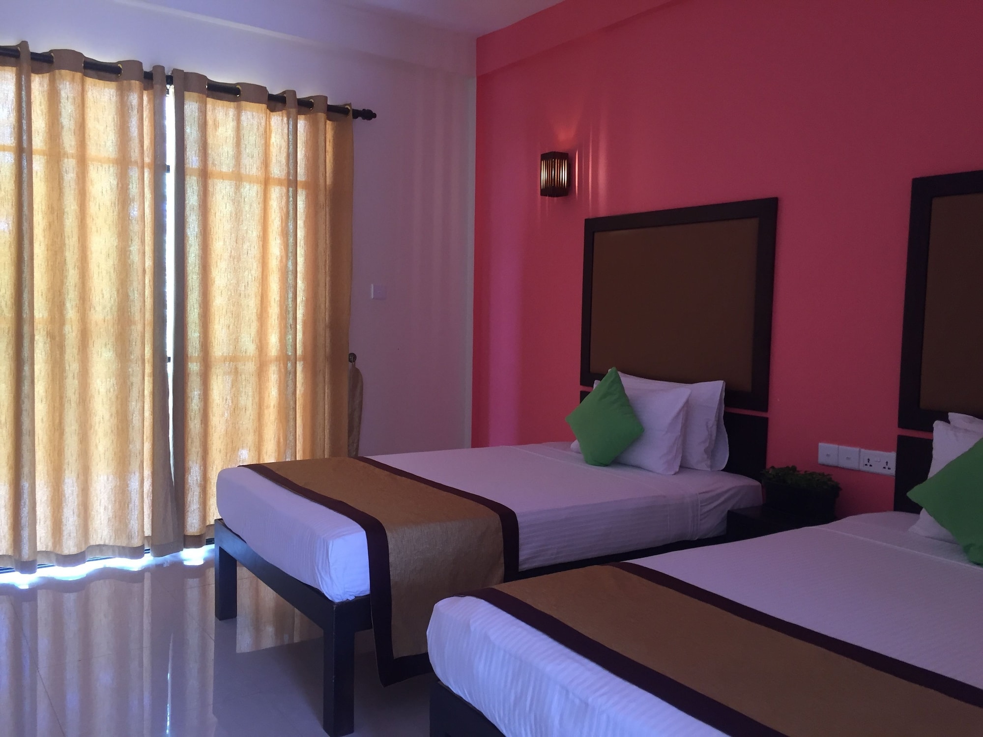 1 BEDROOM, DELUXE, TWIN BEDS, MOUNTAIN VIEW