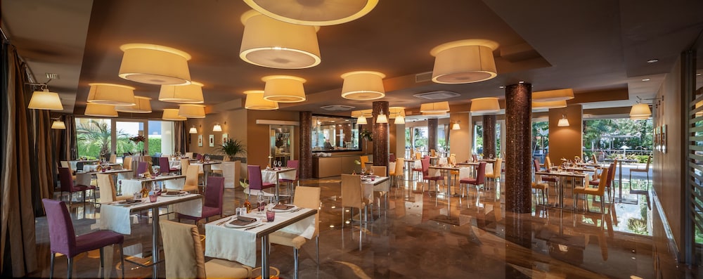 Hotel Kristal Palace 32/48