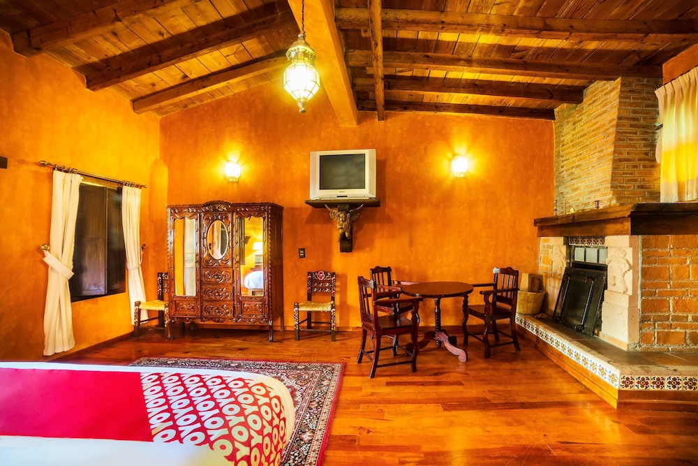 OYO Hotel El Mineral, Tlalpujahua 21/34