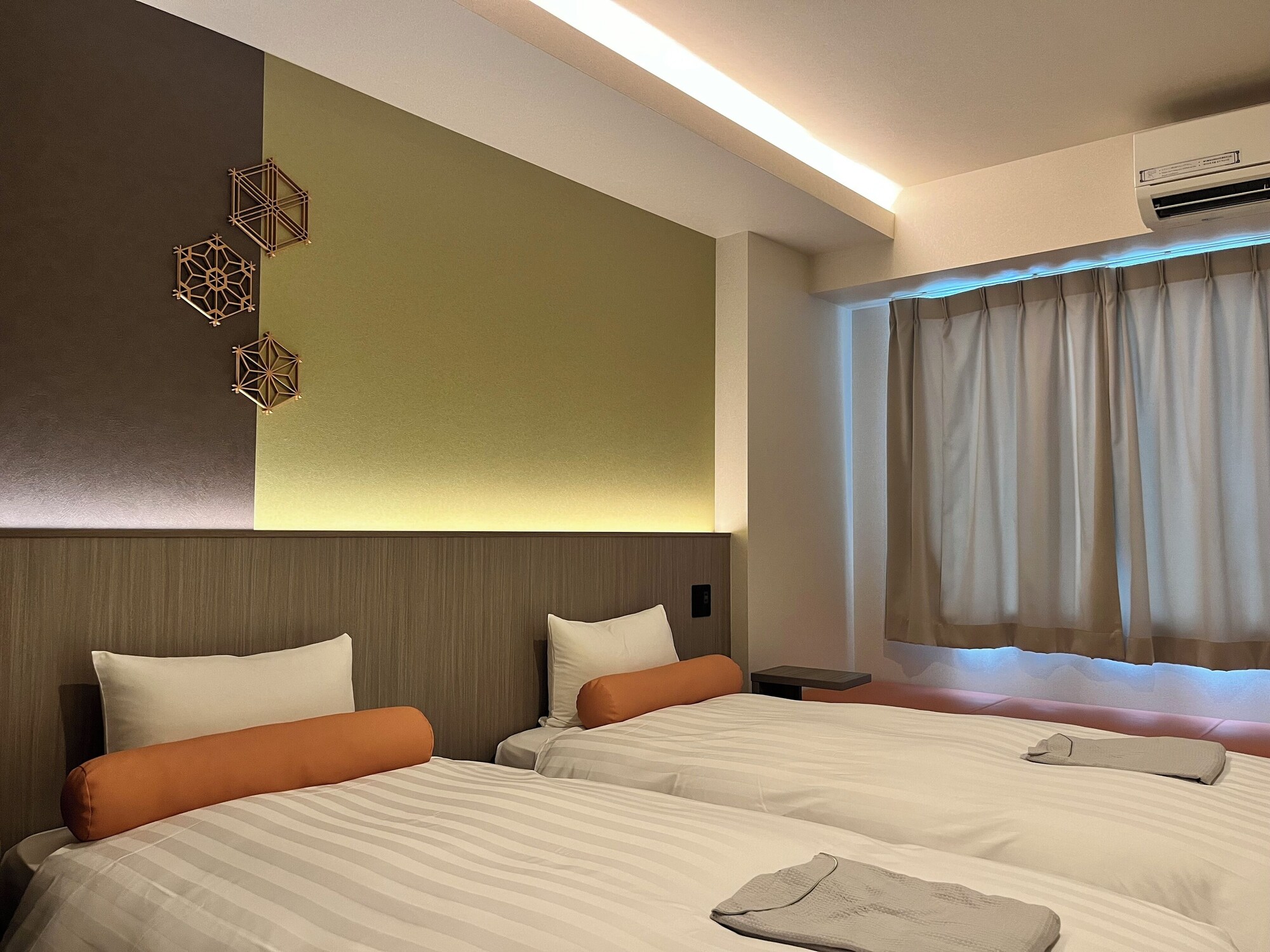 STANDARD, TWIN BEDS