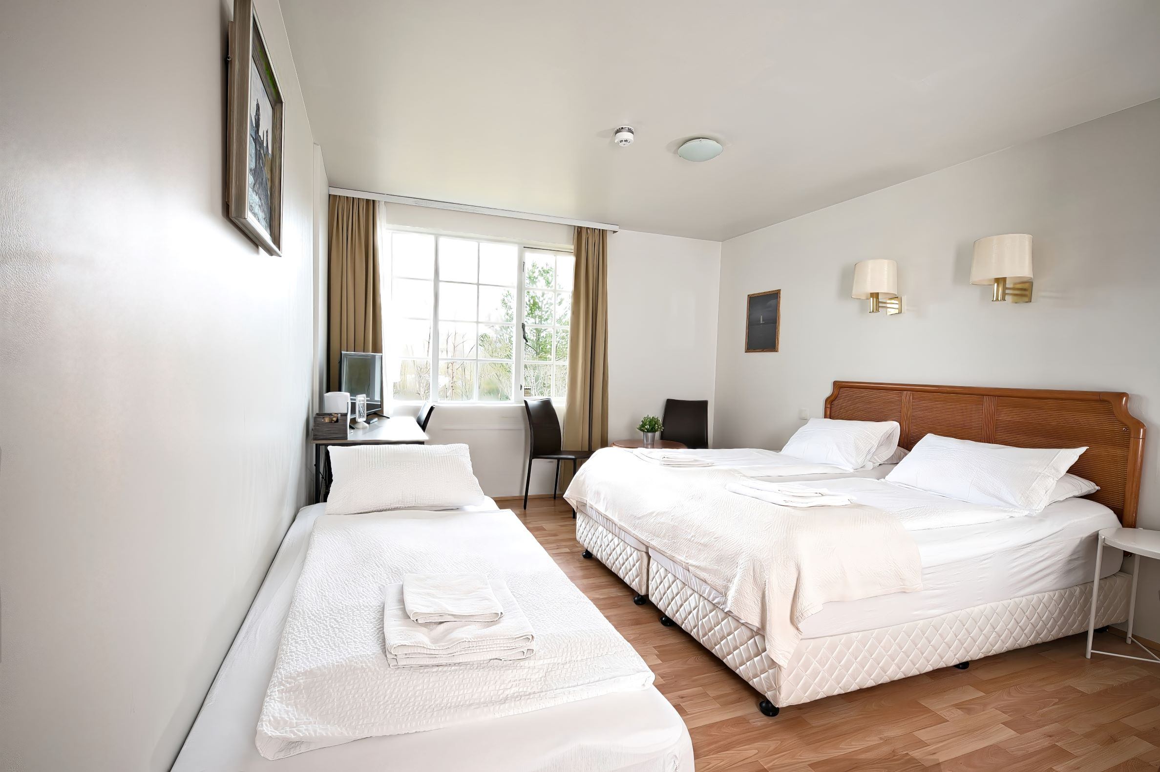 غرفة ثلاثية، Laxnes Hotel 3/5