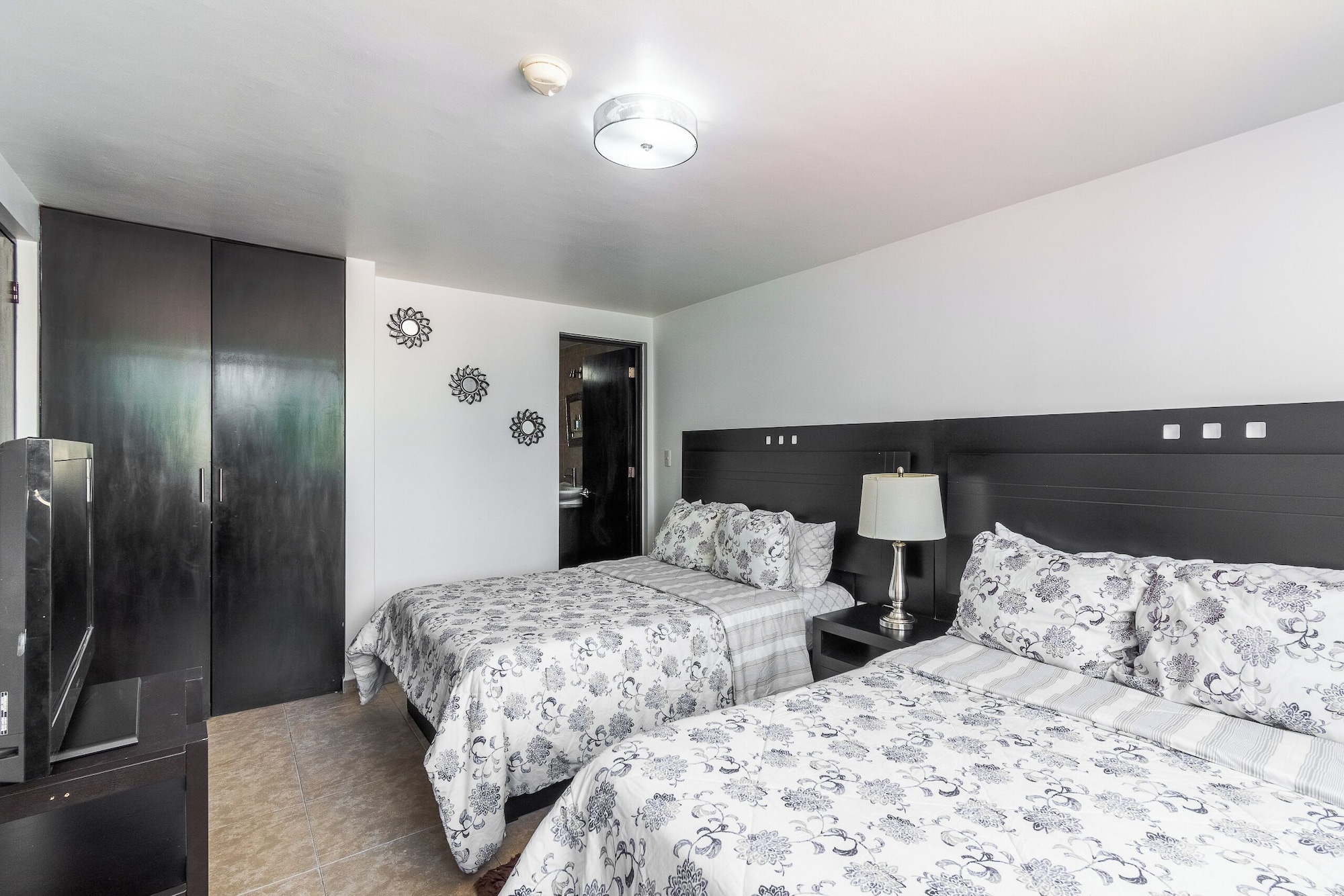 DELUXE, APARTMENT