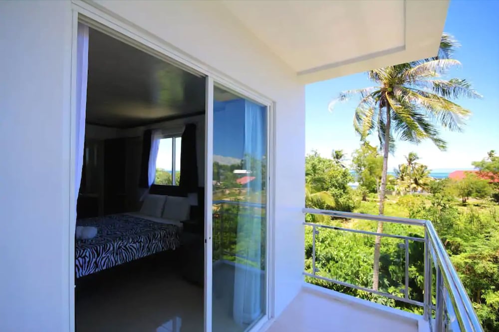 Bohol South Beach Hotel 45/74