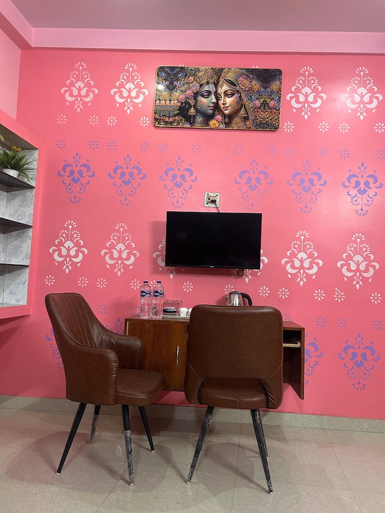 Trilok Residency 35/50