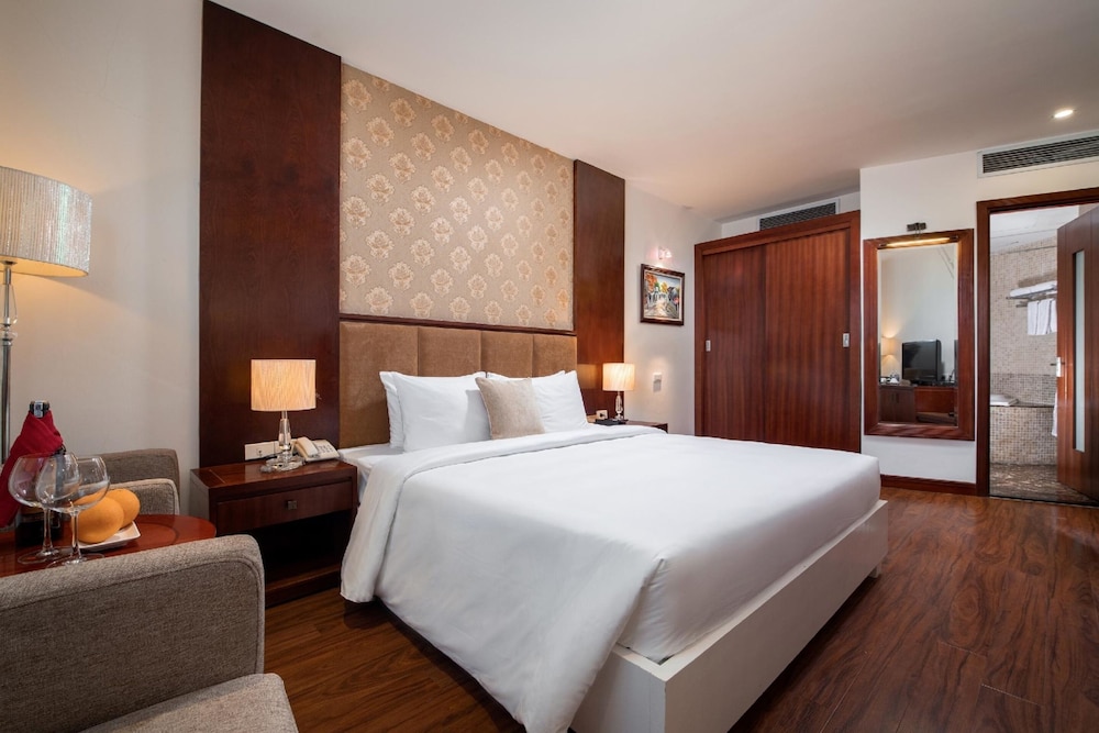 DELUXE, DOUBLE BED