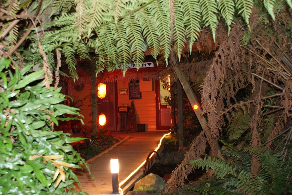AAA GRANARY ACCOMMODATION-THE LAST RESORT 6/63