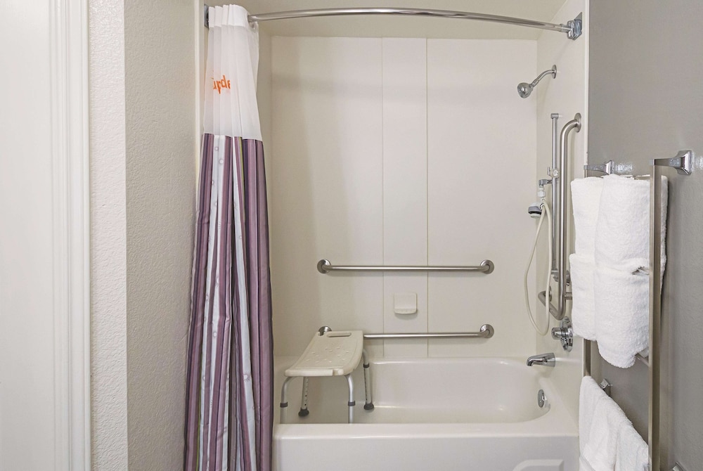 La Quinta Inn & Suites by Wyndham Atlanta Conyers 45/46