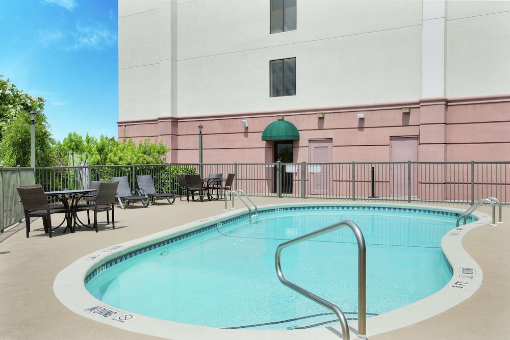 Hampton Inn Columbus North 22/37