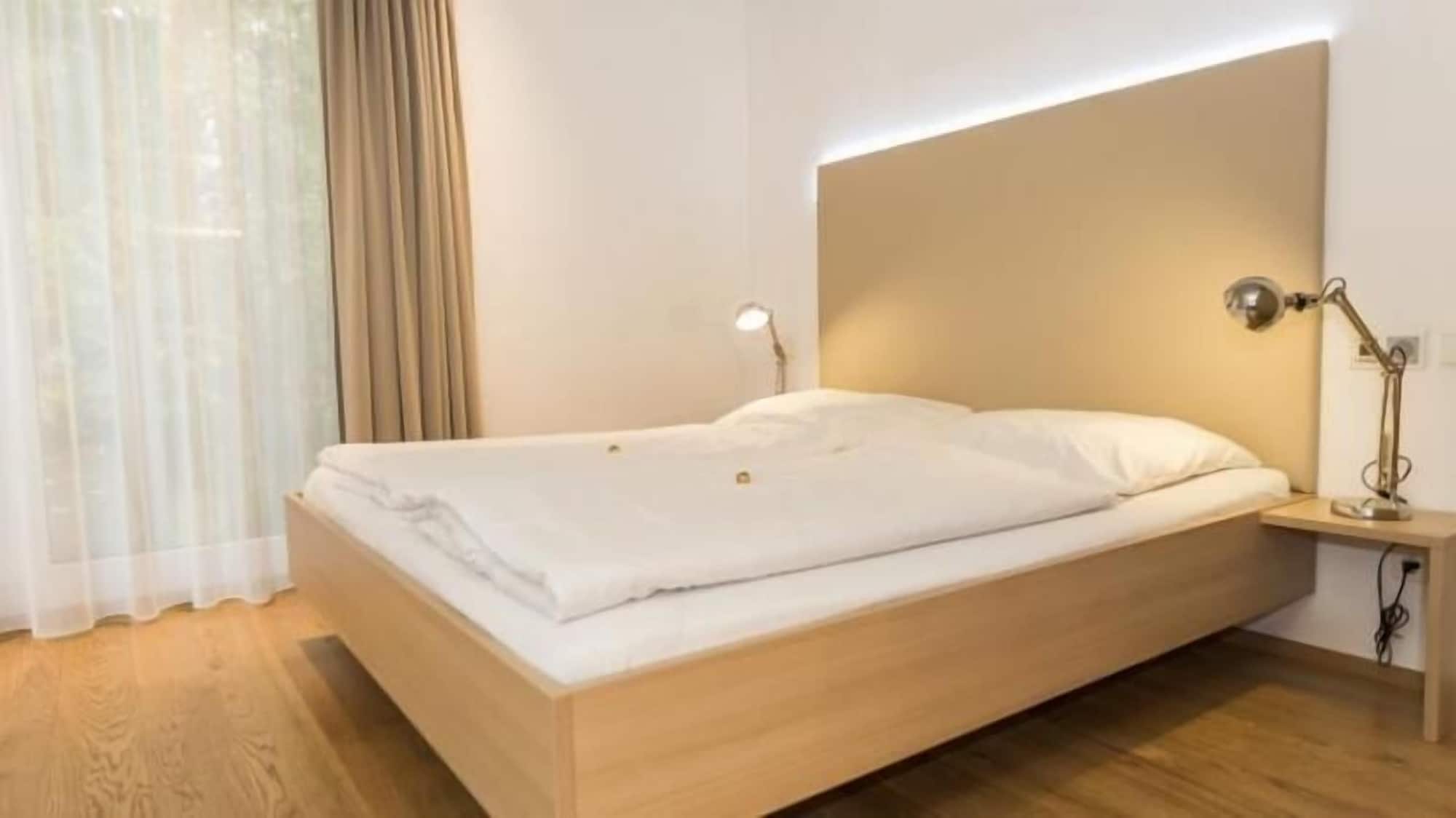 Comfort, Apartment, 2 Queen Beds, Riverside, Sofa