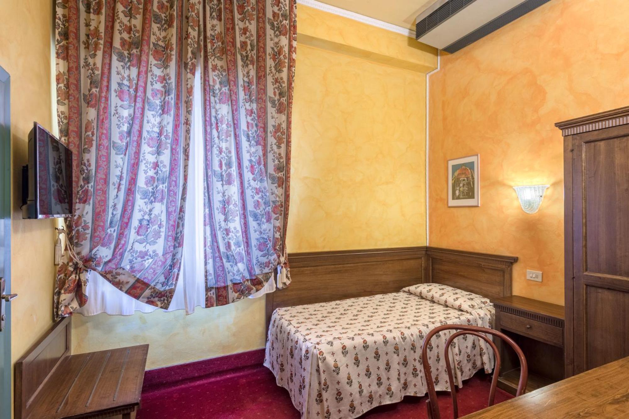 غرفة قياسية مفردة، Minerva Palace 4/8