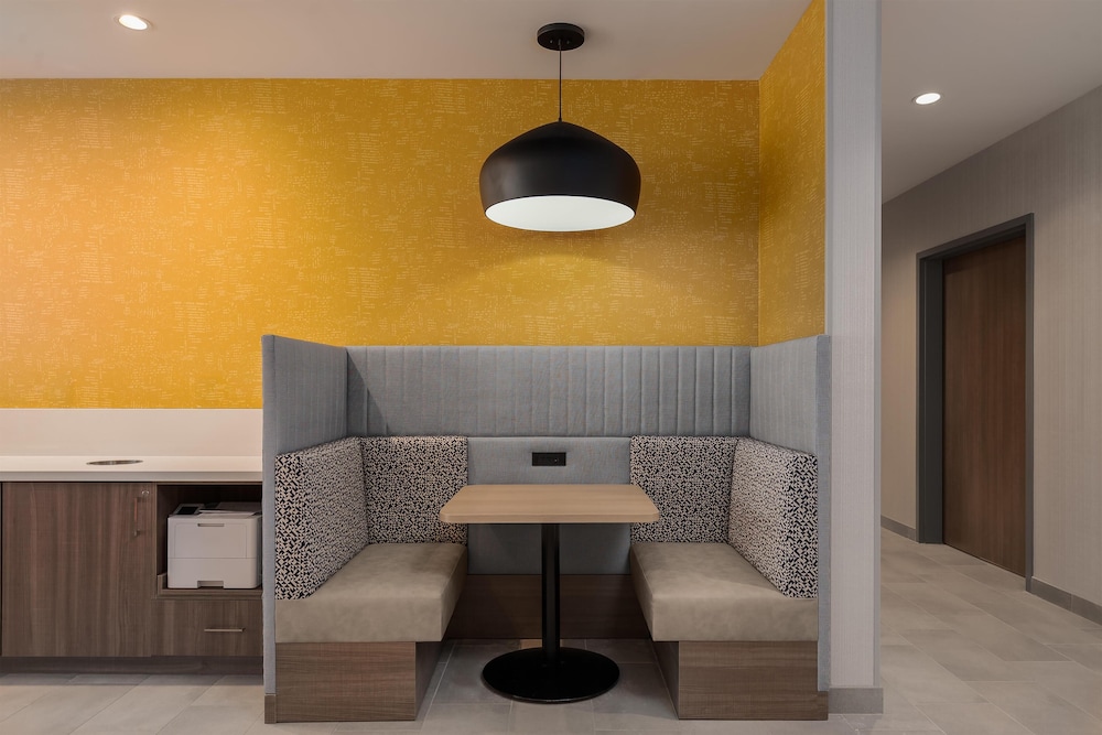 Home2 Suites by Hilton Riverview Tampa 41/54