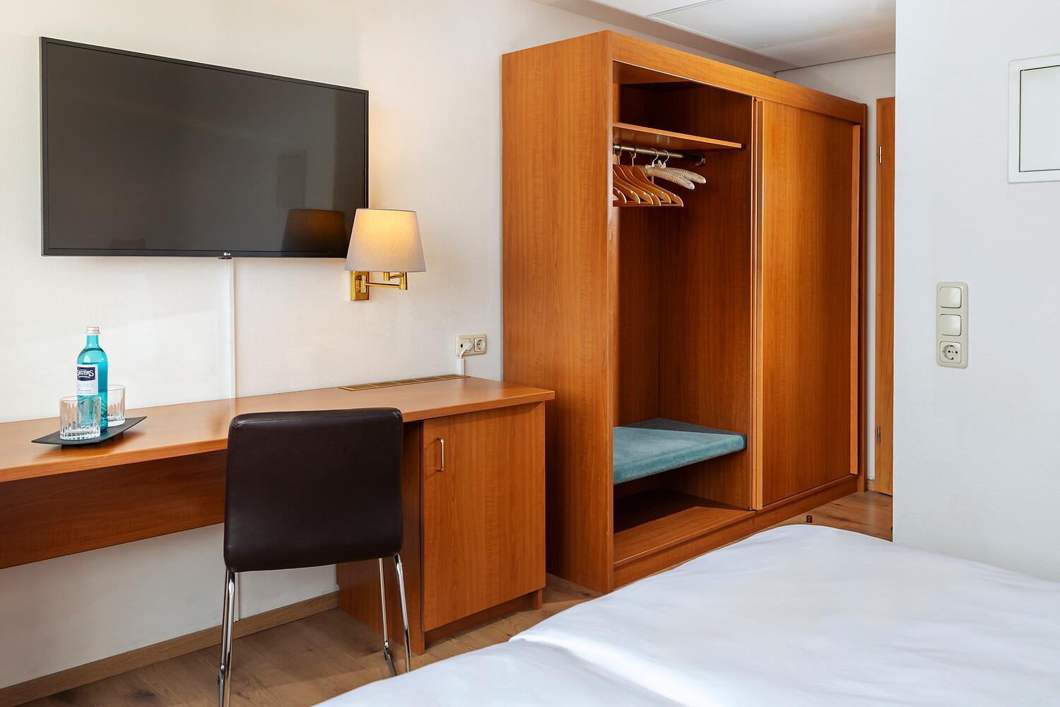 غرفة اقتصادية بسرير كوين، ACHAT Hotel Frankfurt Maintal 4/6
