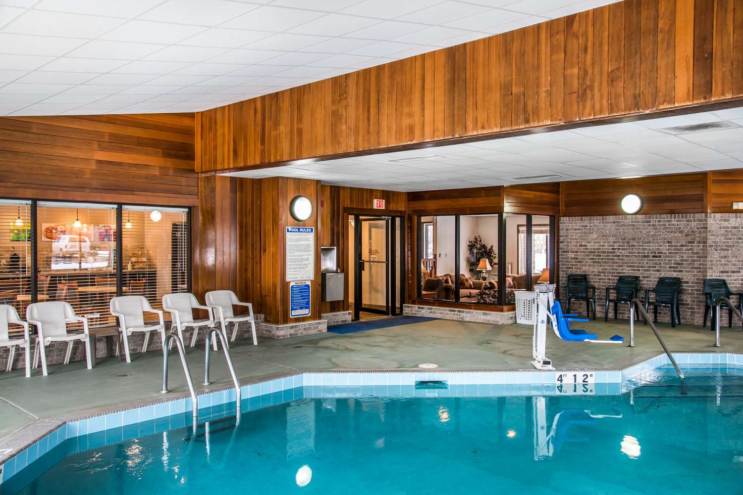 Hudson Inn & Suites (ex Quality Inn) 24/38