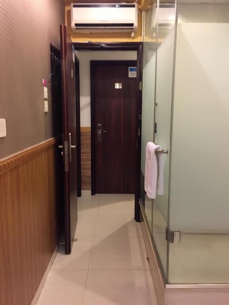 Hop Inn on Nathan Road 30/32