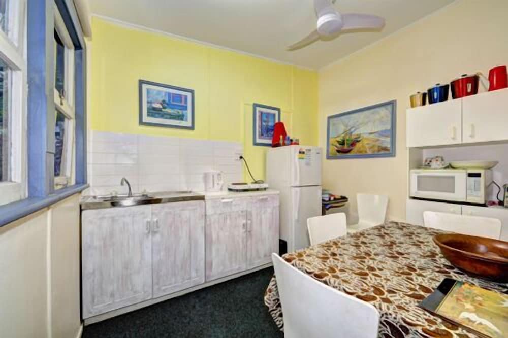 Bargara Gardens Motel And Holiday Villas 27/44