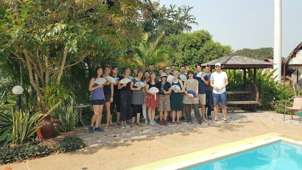 Himawari Restaurant & Cottage 29/34
