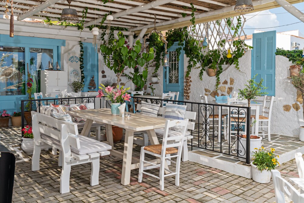 Sonio Beach Hotel 38/57