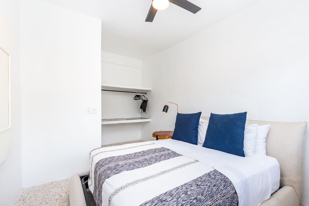 Cuale Condo Retreats 17/50