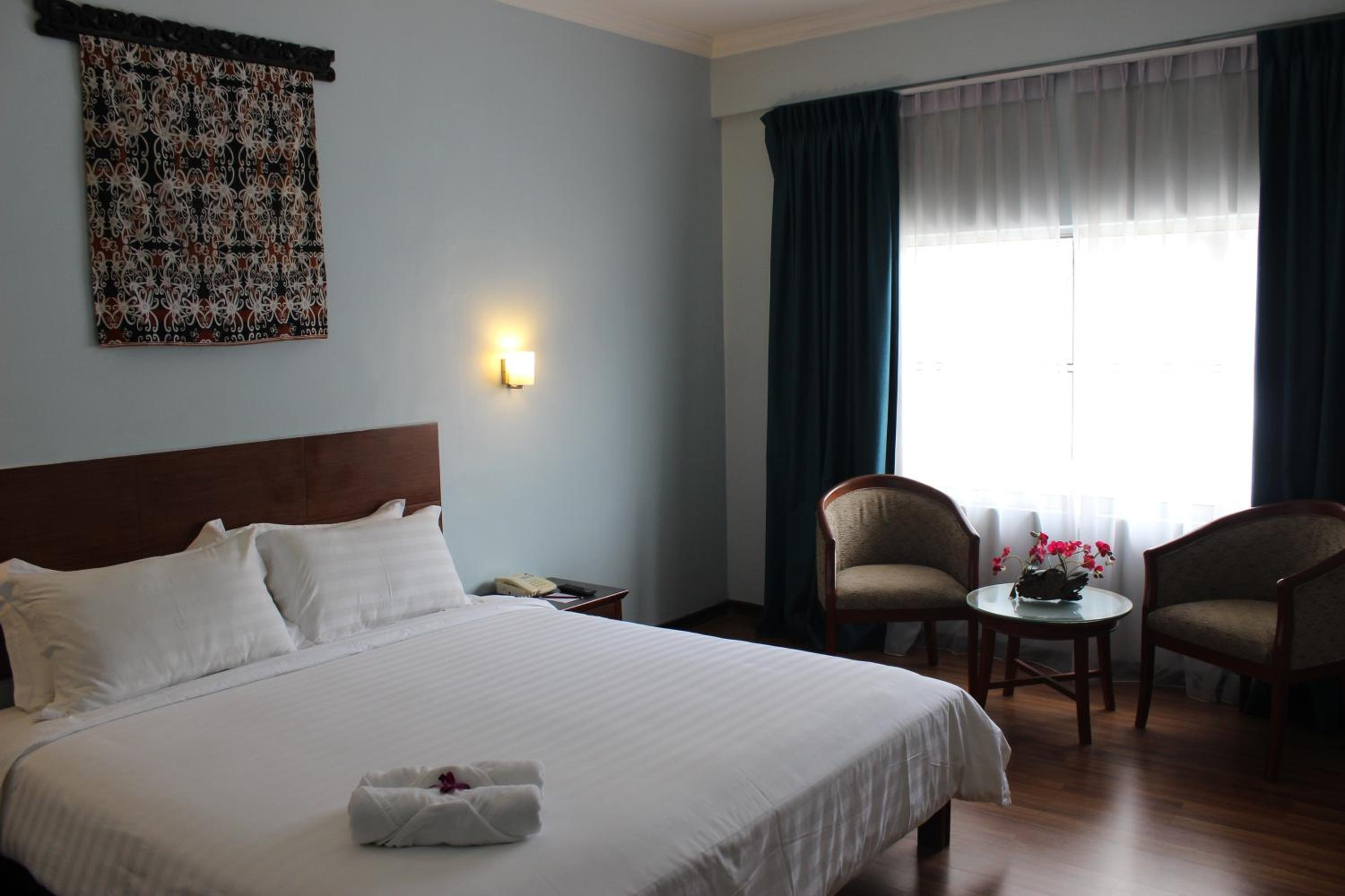 Deluxe, King Bed, Hotel Maluri 3/10