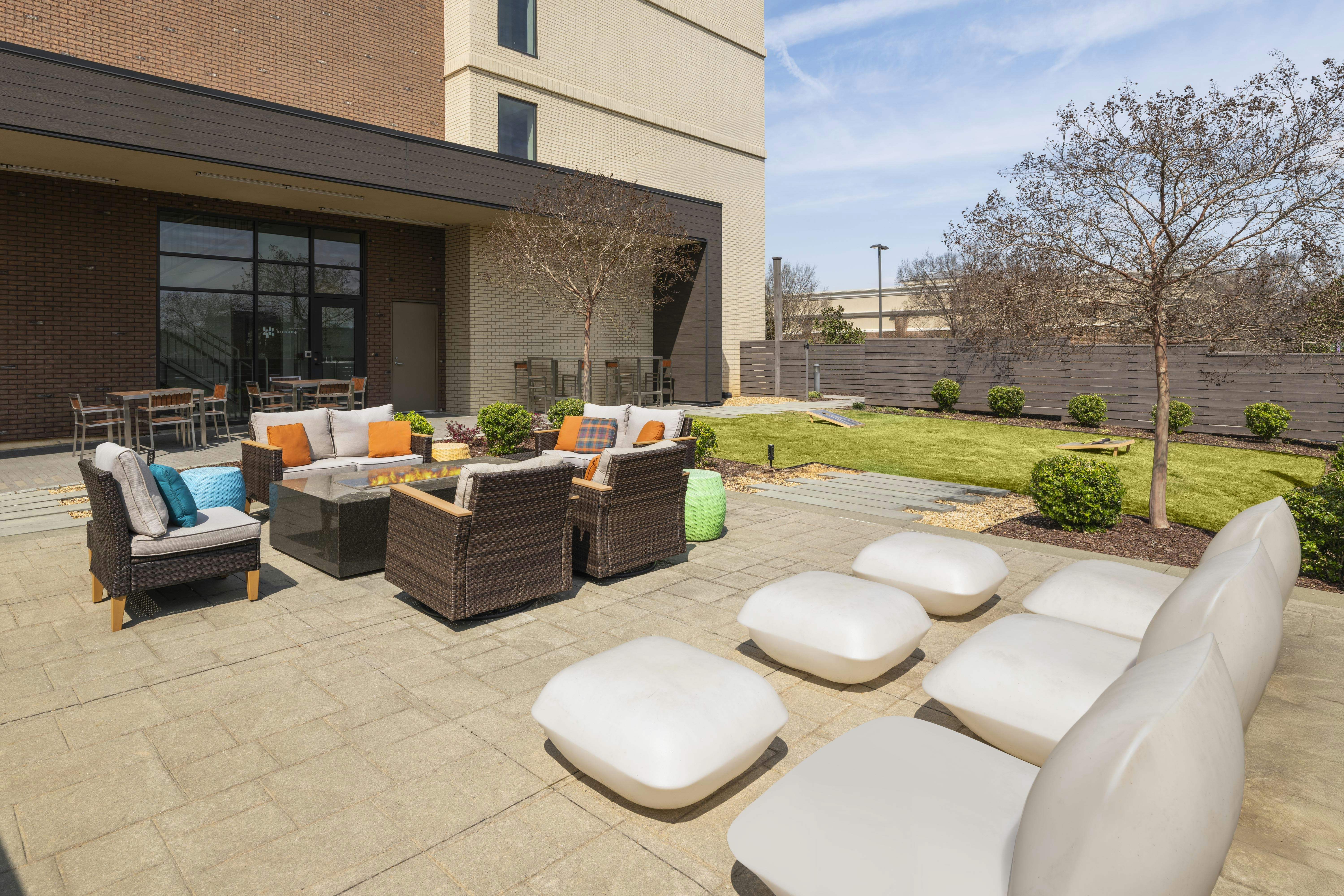 Even Hotels Alpharetta - Avalon Area 52/81
