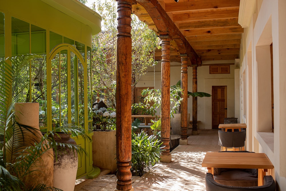 Taller de Juan Casa Hotel 54/57