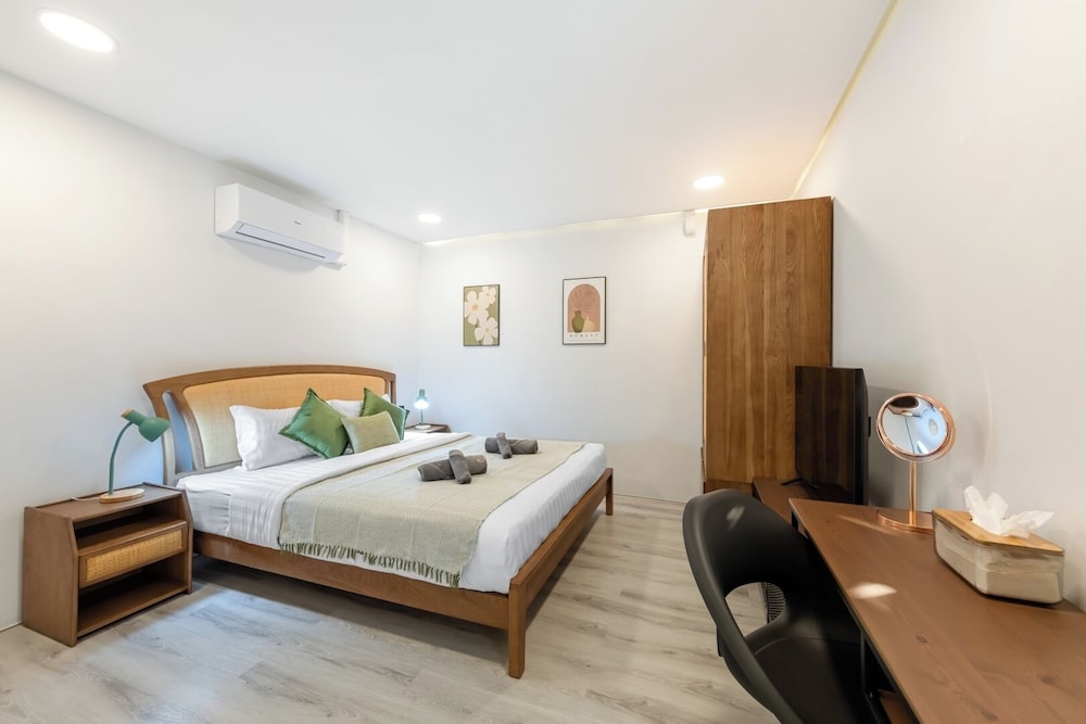 Zen Style Pool Access Townhouse 13/50