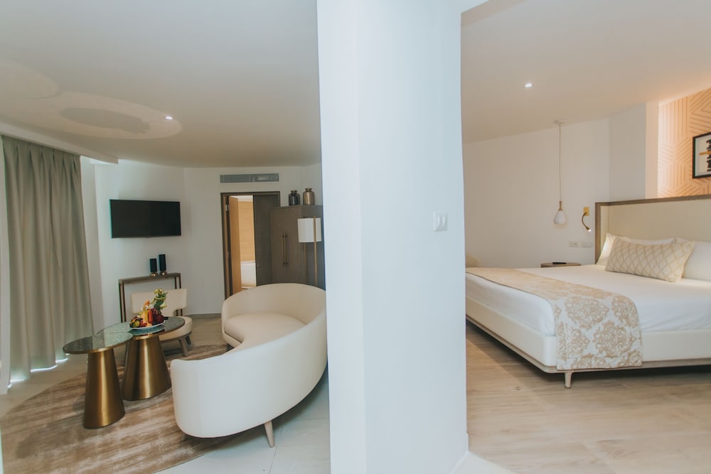 PLATINUM, SUITE, MULTIPLE BEDS