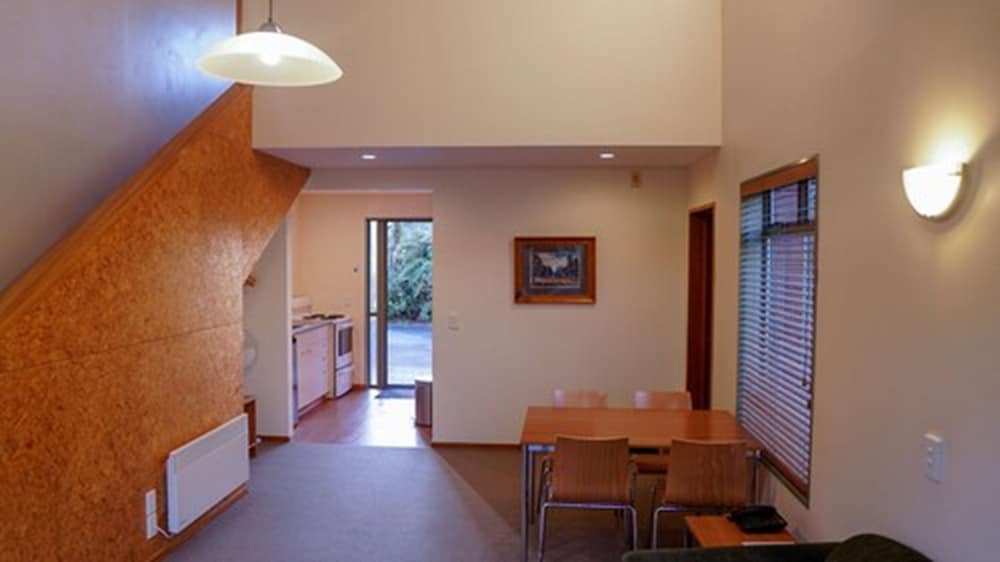 Punga Grove 39/62