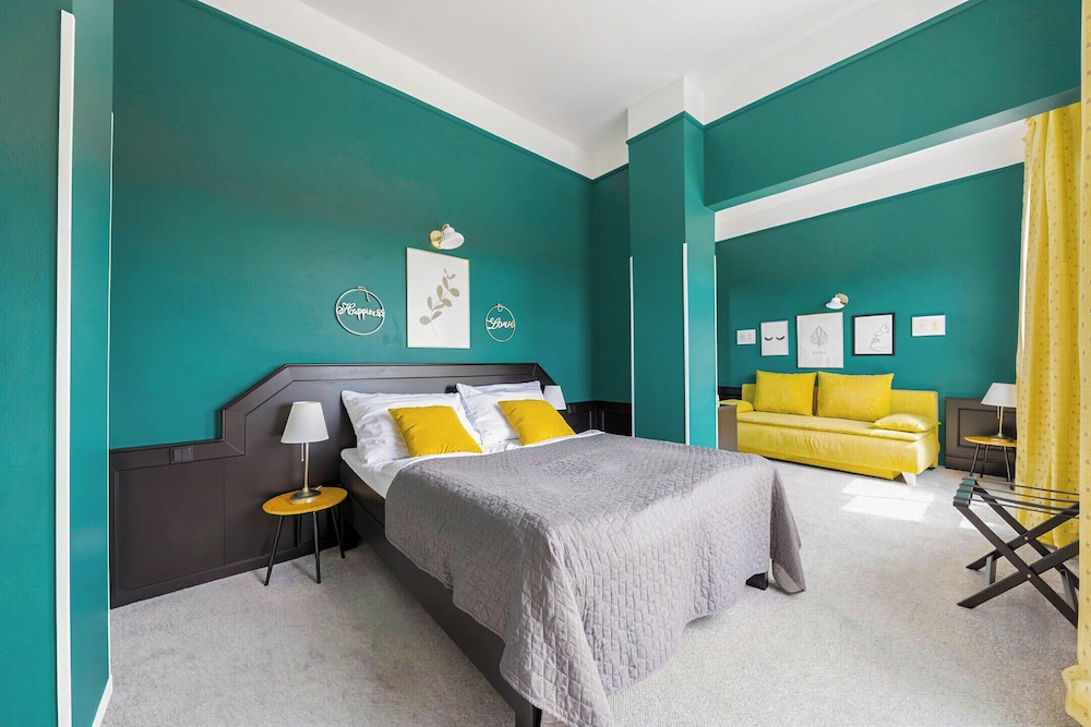 SUPERIOR, DOUBLE BED