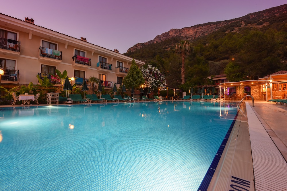 Perdikia Beach Hotel 7/44