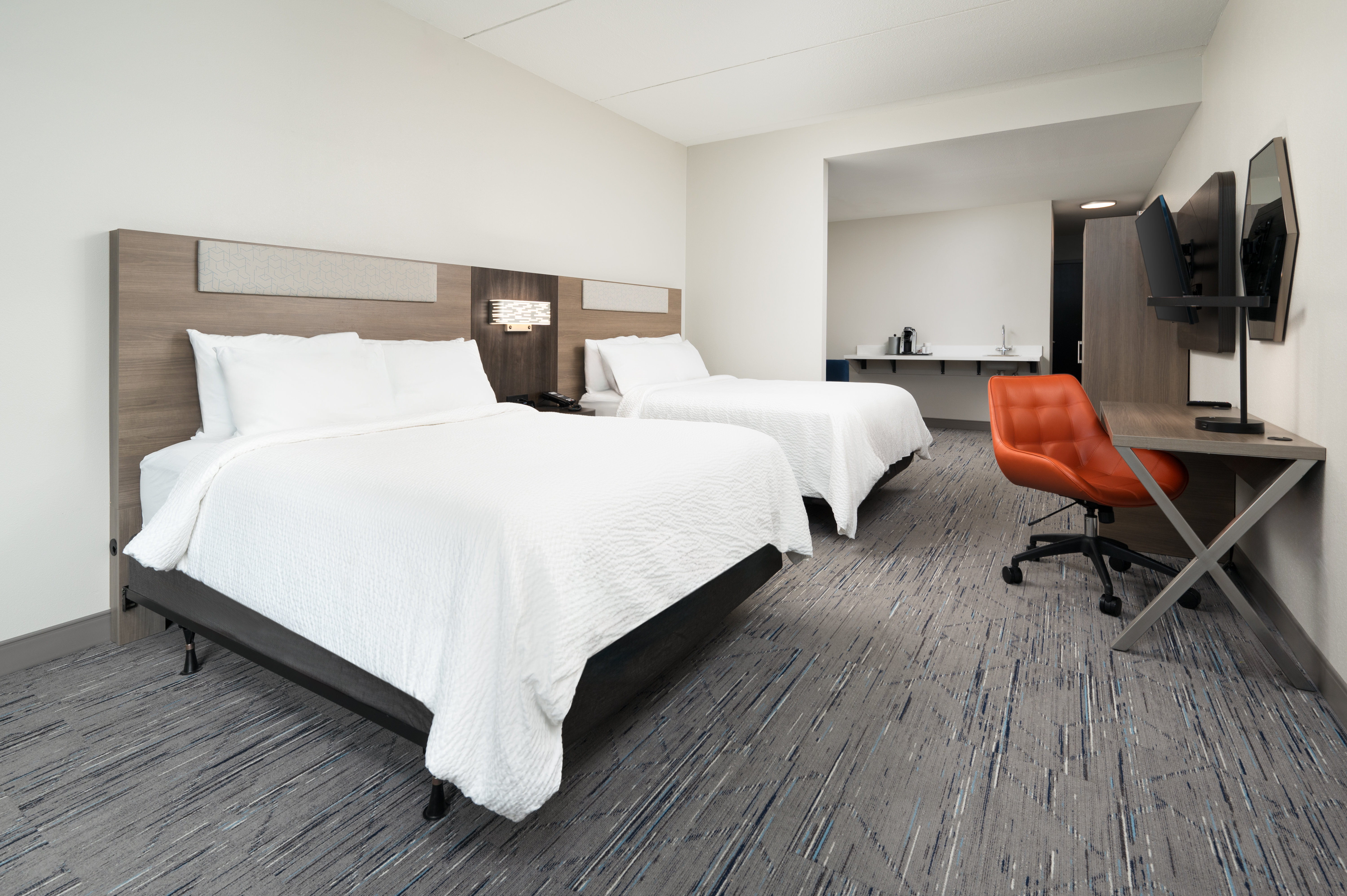 Holiday Inn Express Hotel Suites Newport South 30/79