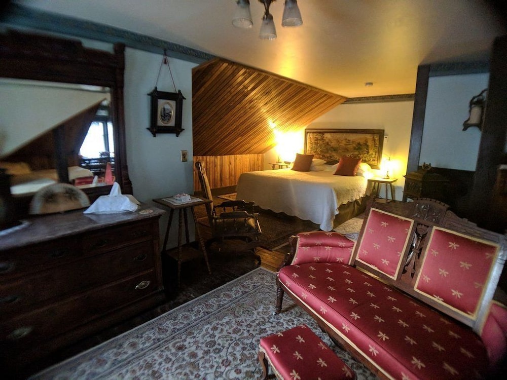 Alaska Heritage House 48/74