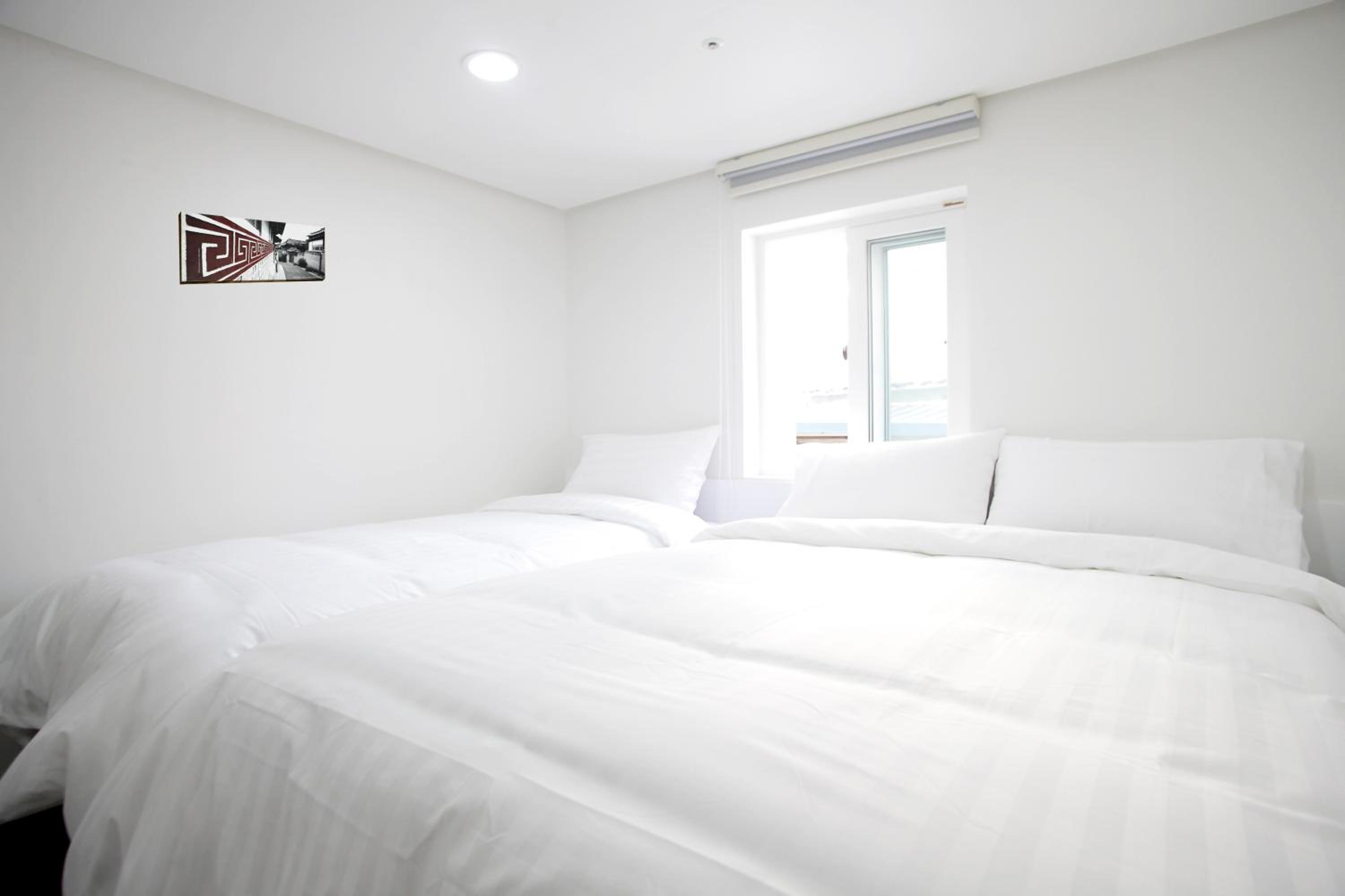 DELUXE, TWIN BEDS