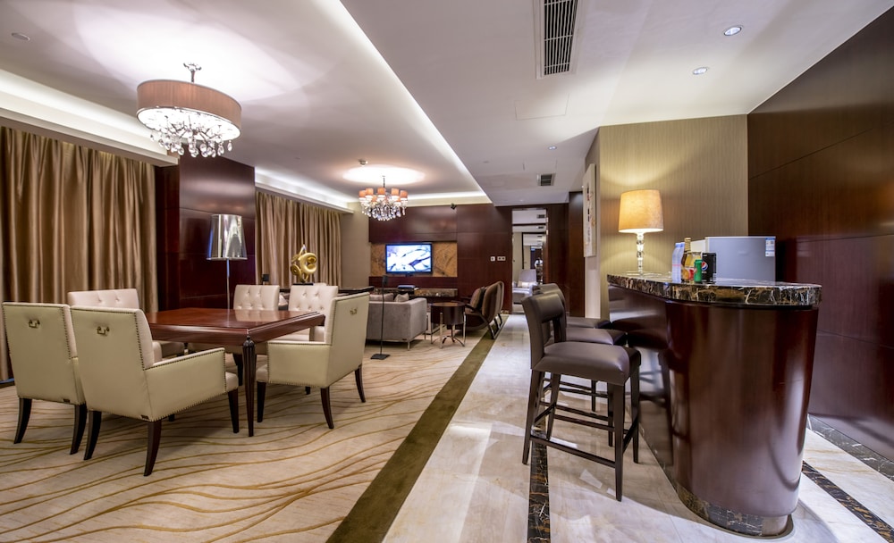 Crowne Plaza Tianjin Binhai Center 53/64