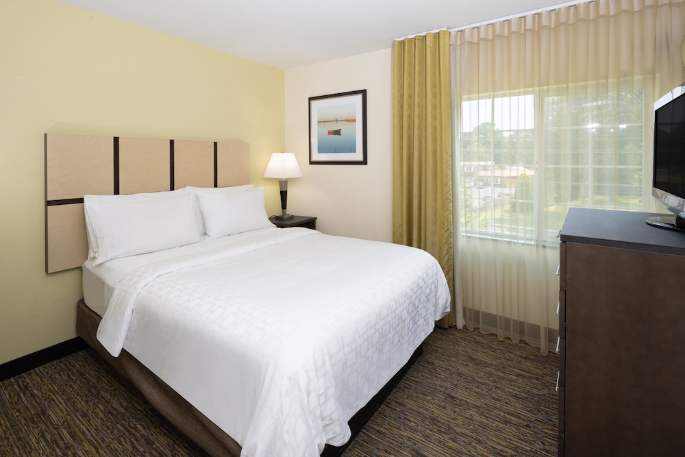Candlewood Suites Windsor Locks Bradley Arpt 20/56