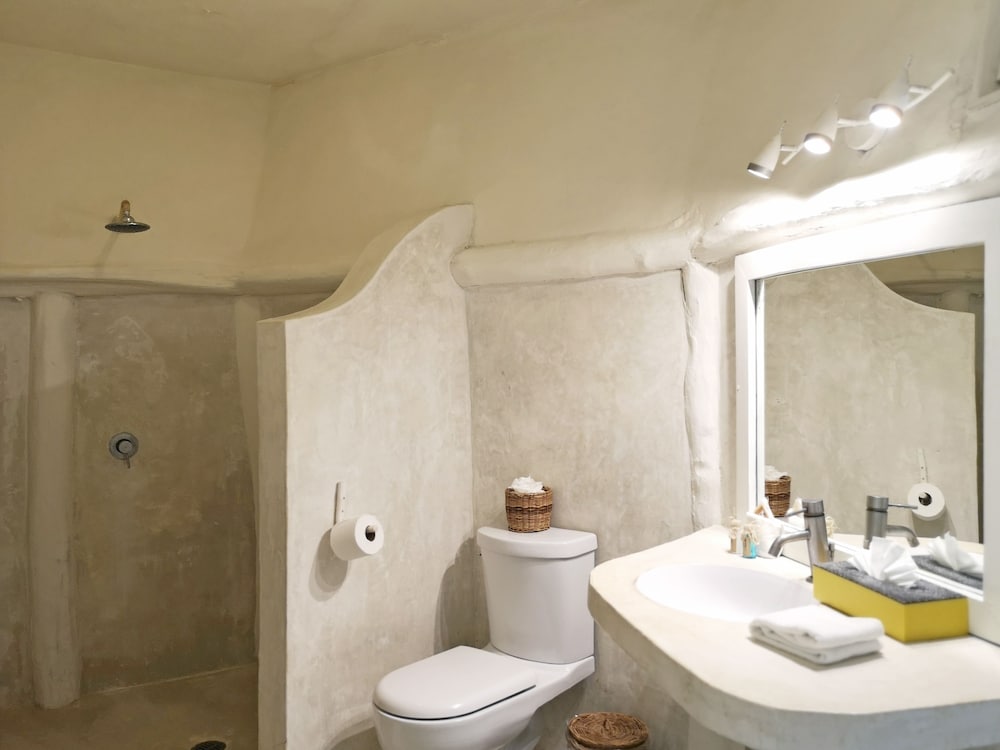 ROOM, PARTIAL OCEAN VIEW, POOL AREA