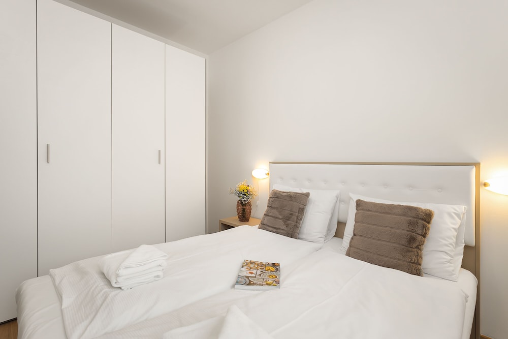 BASIC, APARTMENT