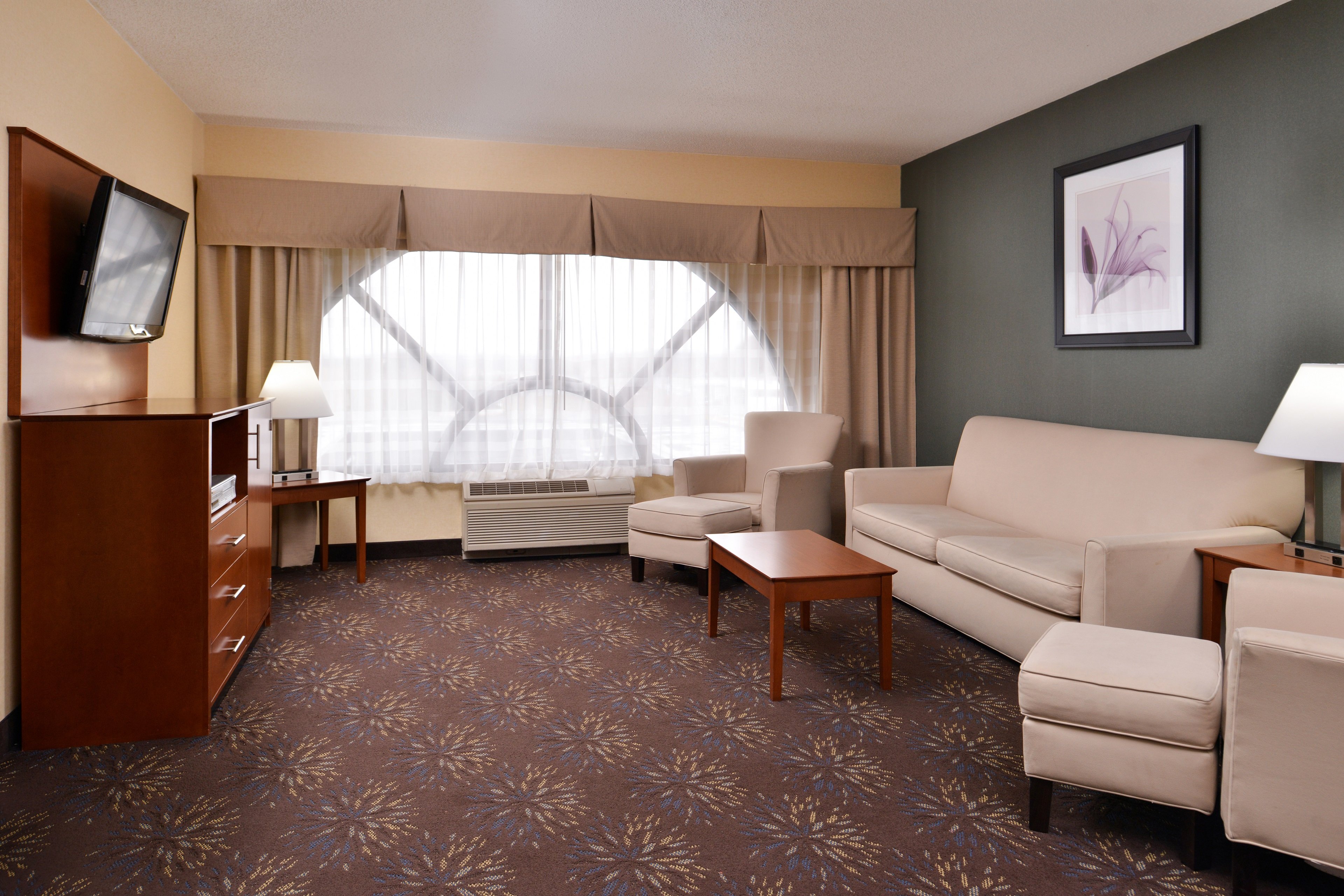 Holiday Inn Express Hotel Suites West Chester 59/76