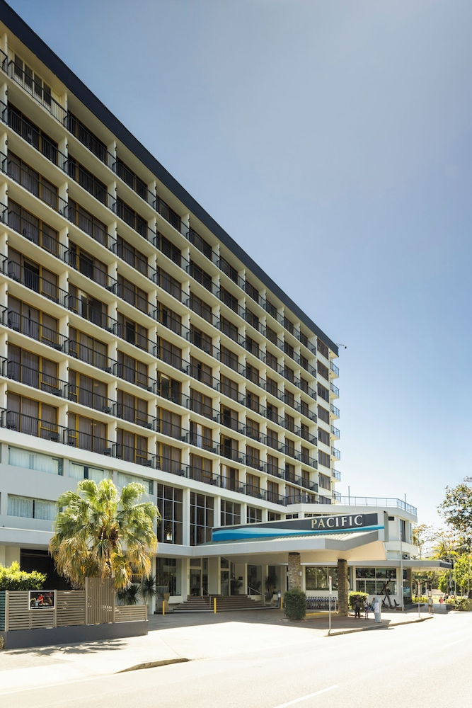 Pacific Hotel Cairns 8/72